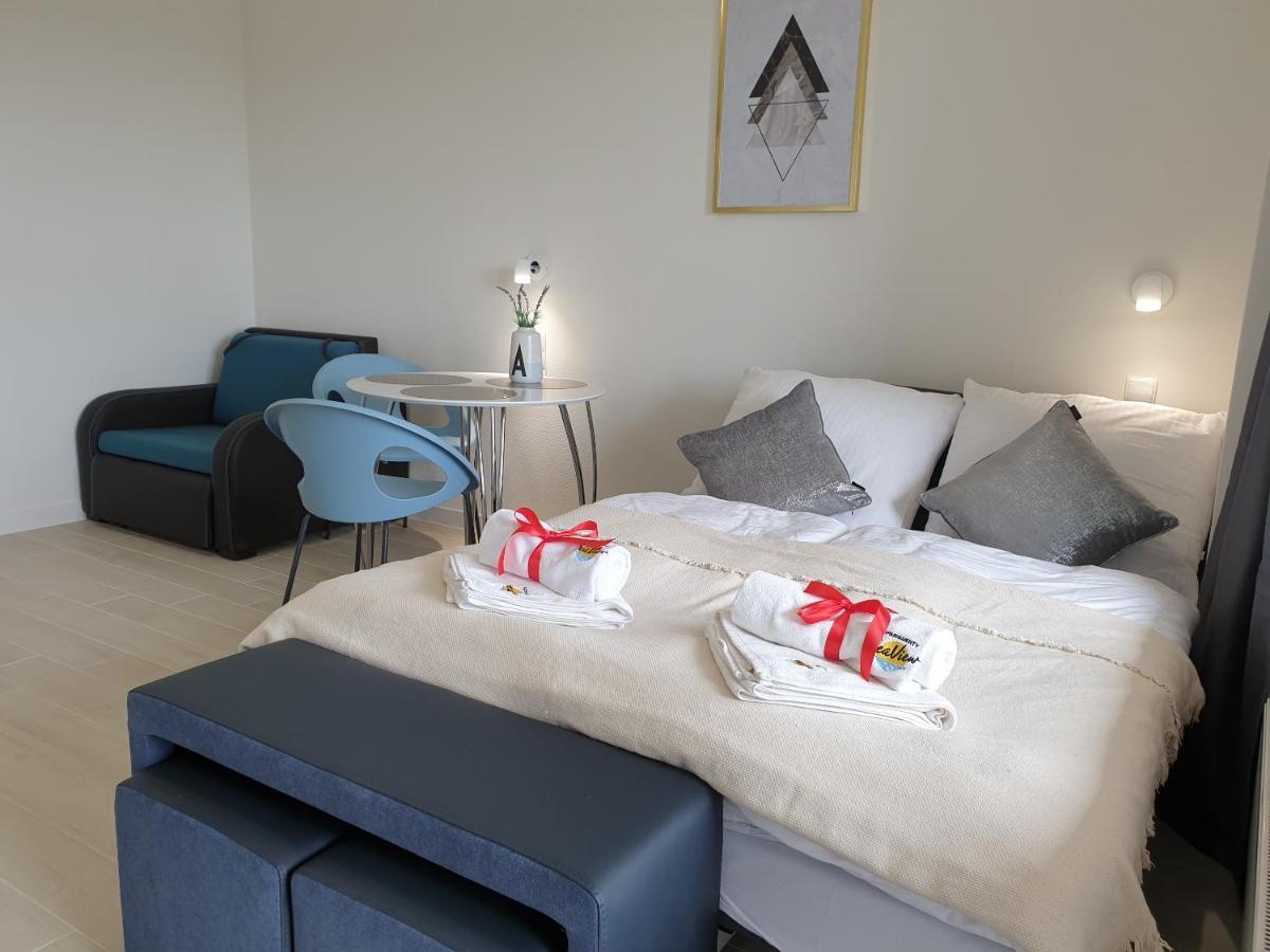 Onyx Seaview By Rent Like